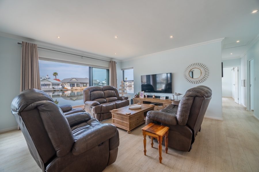 5 Bedroom Property for Sale in Marina Martinique Eastern Cape